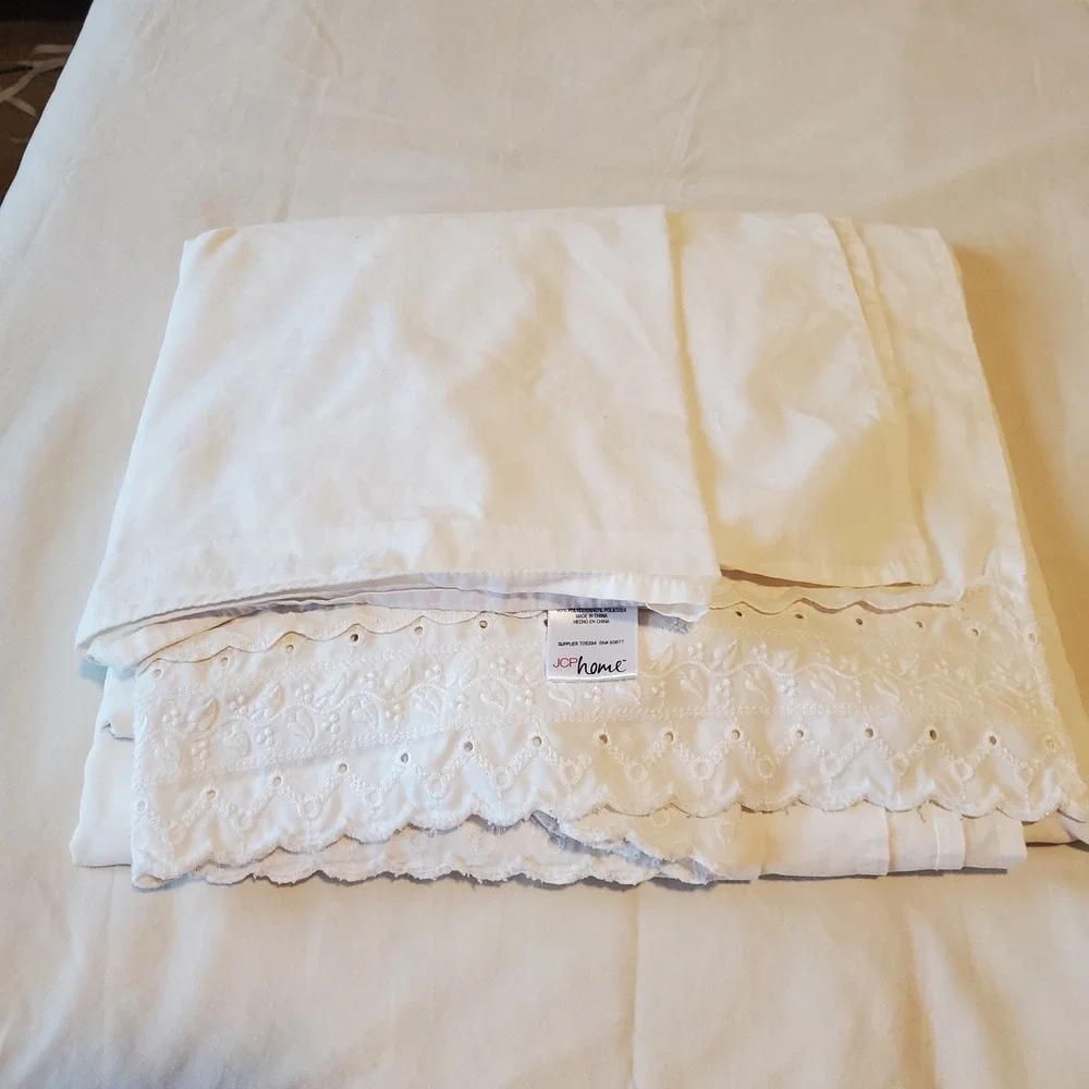 JC Penney Home King Flat Sheet White Eyelet Lace Scalloped Border Cotton Blend